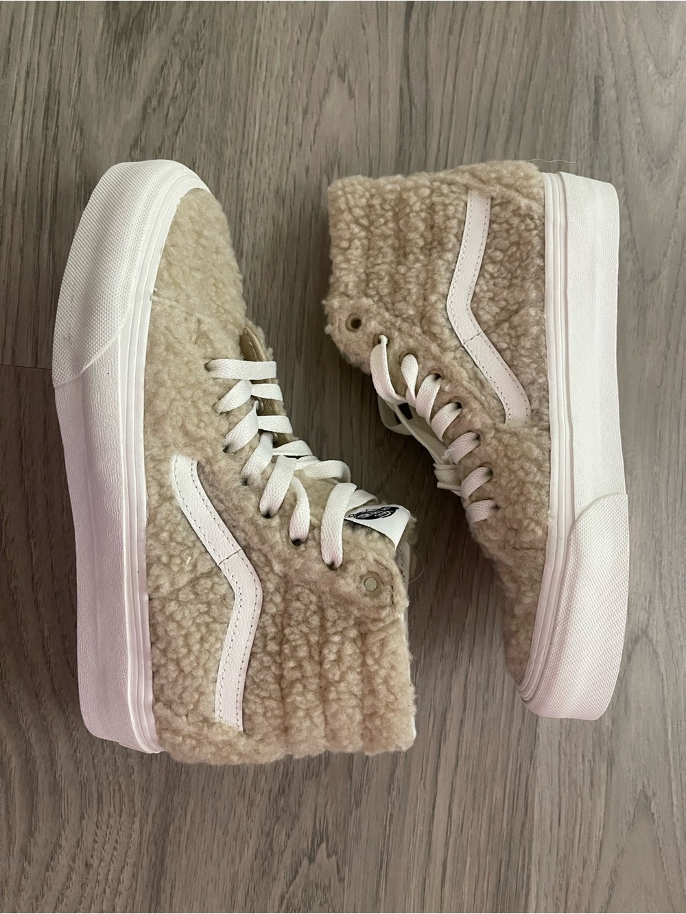 Vans Sk8-Hi Cozy Hug Mojave Desert Cream Tan Sherpa High-Top Sneakers - Size 7.5